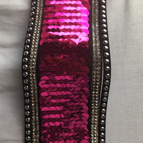 Fun pink/magenta party bracelet - Picture 3 of 4